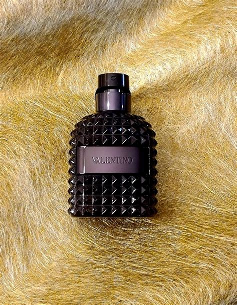 uomo intense fragrantica